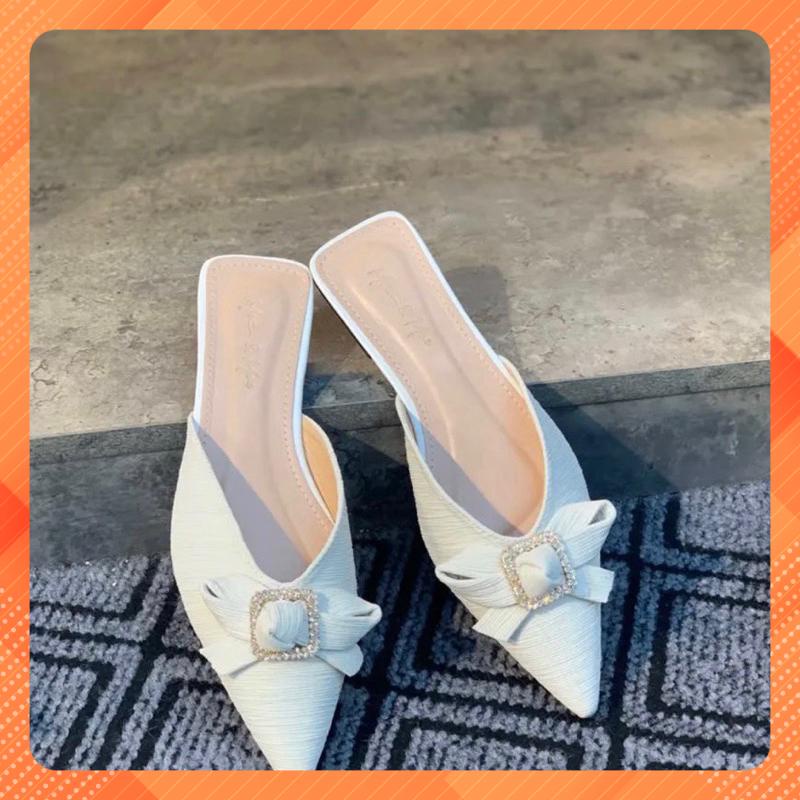 Sục mũi nhọn khuy đá vuông