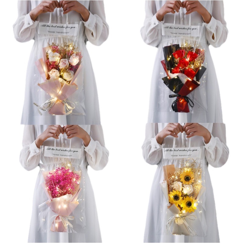 Bó hoa phối đèn trong túi trong làm quà tặng