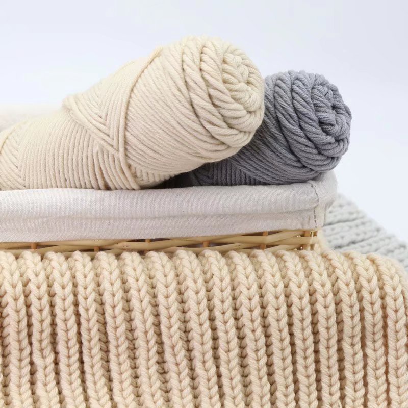 Cuộn bông gòn 100g sợi 3mm Dùng để thêu, móc khăn quàng cổ và mũ