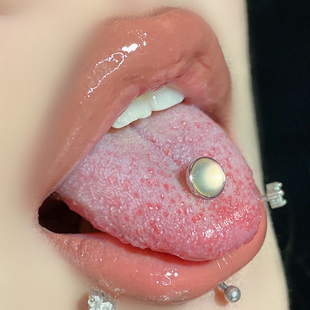 Nhẫn Lưỡi Bằng Thép Titan Đục Lỗ Cho Cô Gái Nóng Bỏng