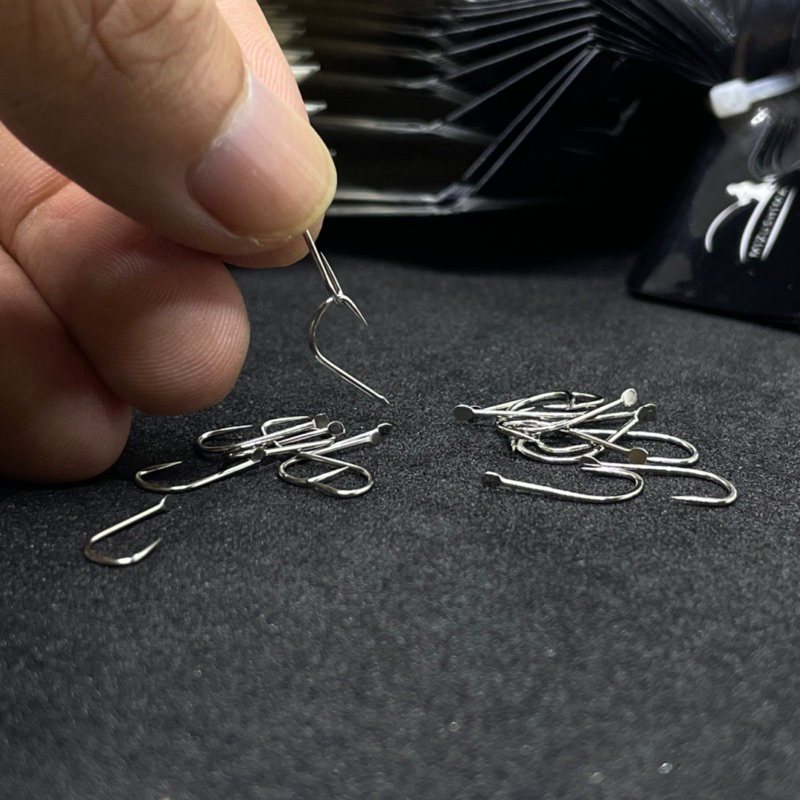 Lưỡi thép trắng không ngạnh