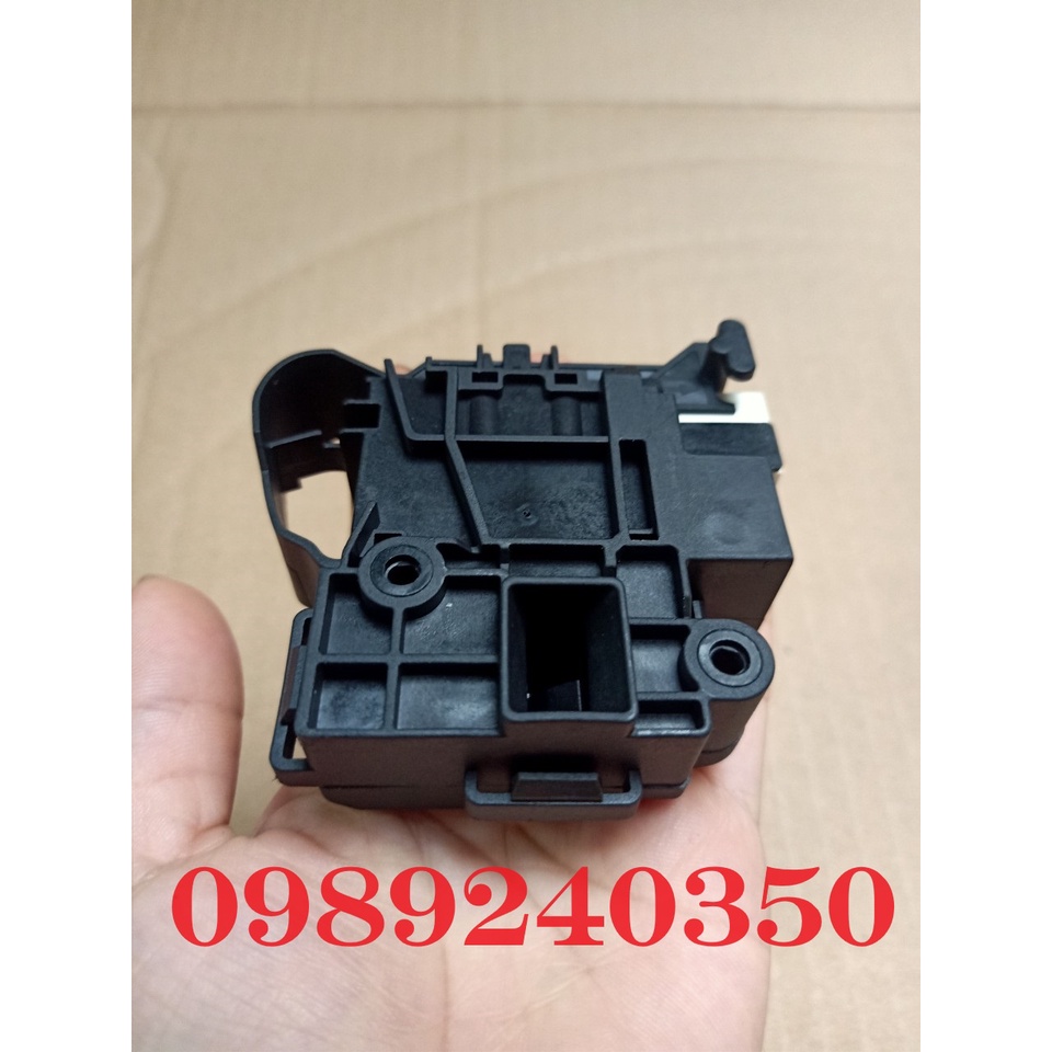 Công tắc khoá cửa máy giặt Toshiba 3 chân lồng ngang chính hãng