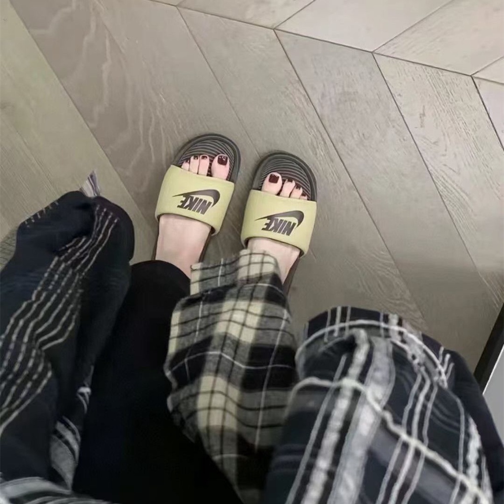 Nk Dép Đi Biển Chống Trượt Phong Cách baroque brown Victoria one Cho Cặp Đôi