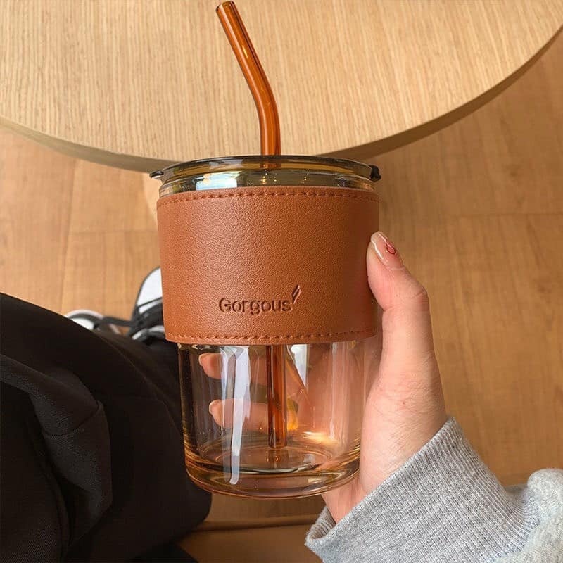 Cốc thủy tinh Gorgous có nắp, ống hút và bao da đi kèm - 450ml - Gia Dụng Anh Thu
