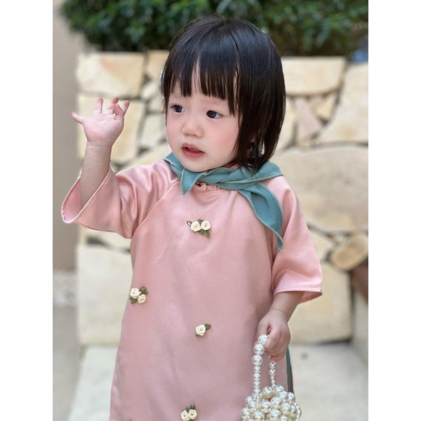 Set Áo Dài Xuông Đính Hoa Cho Bé