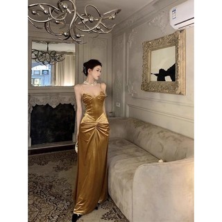 Đầm Nhung Vàng Hai Dây Xếp Ly Ôm Dáng Kiểu Pháp Cổ Điển Xuân Hè Cho Nữ
