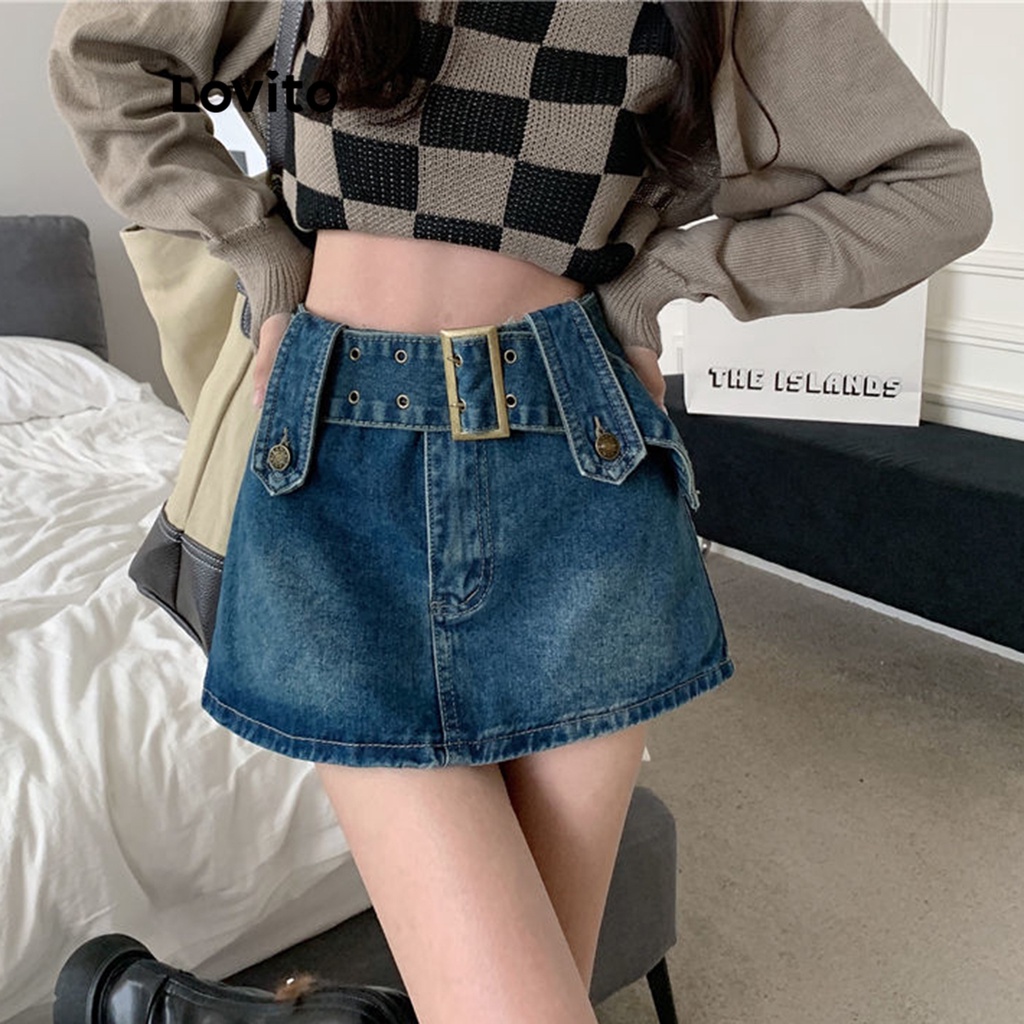 Chân váy denim Lovito phối kim loại có thắt lưng màu trơn thường ngày cho nữ LNA17233 (Màu xanh dương đậm)