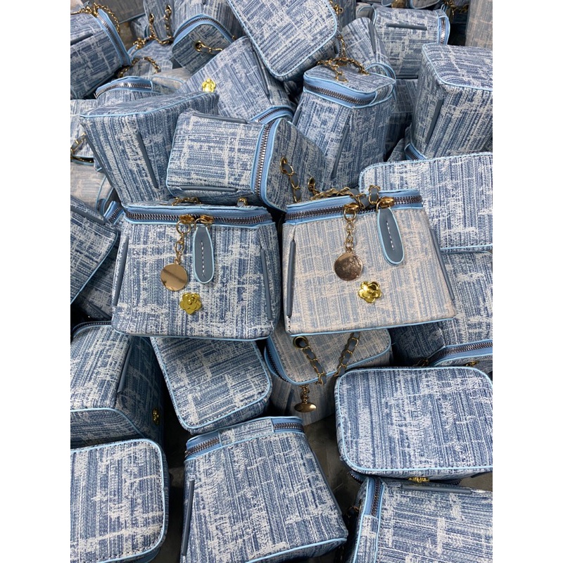 Túi đeo chéo nữ cốp hoa cúc vải bò jean mẫu mới dây đeo quả chuông trang trí