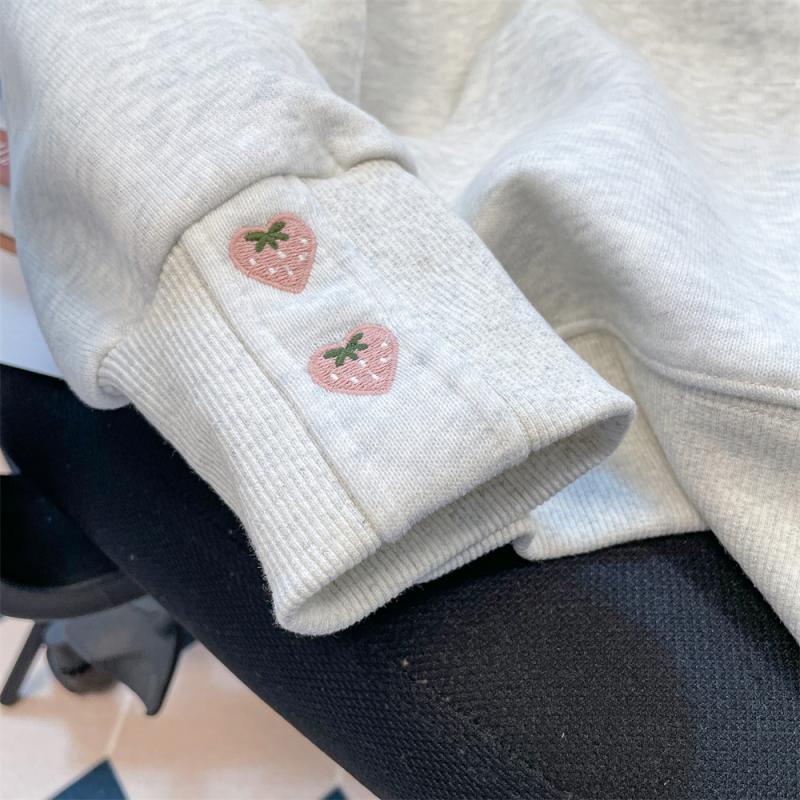 Áo sweatshirt Dáng Rộng Tay Dài Có size Lớn 150kg In Hình Dâu Tây Phong Cách Phương Tây Dành Cho Nữ Sinh Trung Niên
