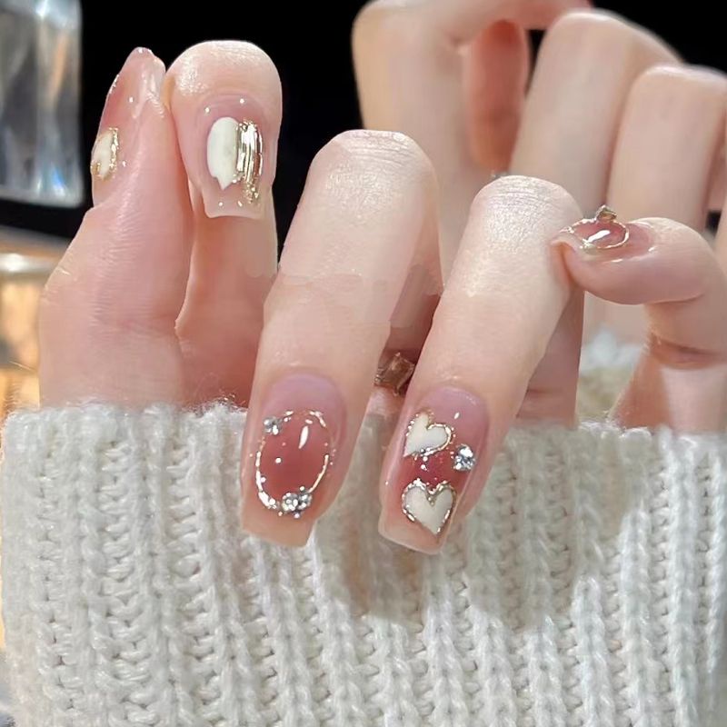 Miếng Dán Trang Trí Móng Tay Bằng Kim Loại Họa Tiết Trái Tim Sang Trọng