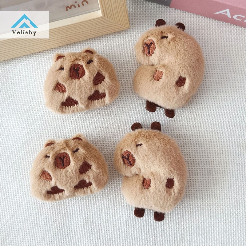 Cài áo VELISHY hình búp bê capybara nhồi bông mềm mại