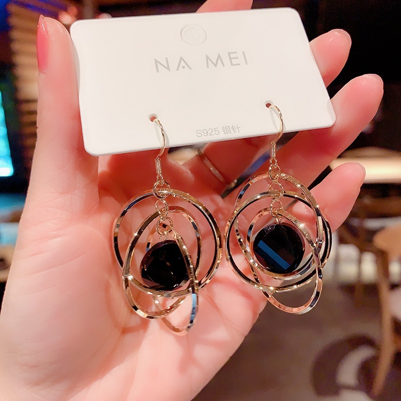 Bông Tai Ba Chiều Hình Tròn Pha Lê Đen Phong Cách Hàn Quốc Cổ Điển