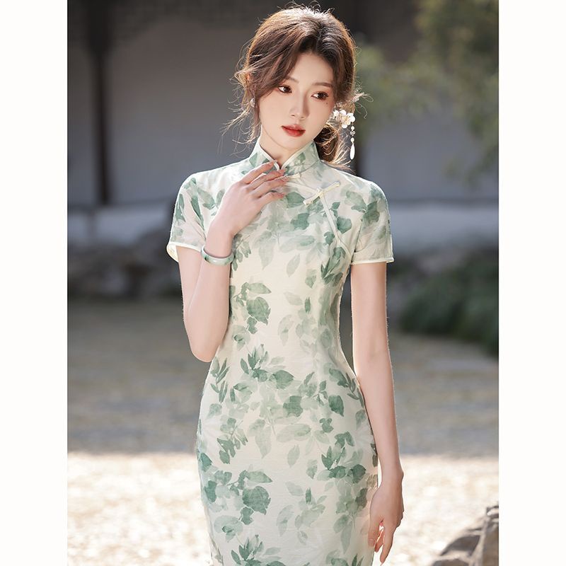 Sườn Xám Cách Tân Hoạ Tiết Hoa Phong Cách Trung Hoa
