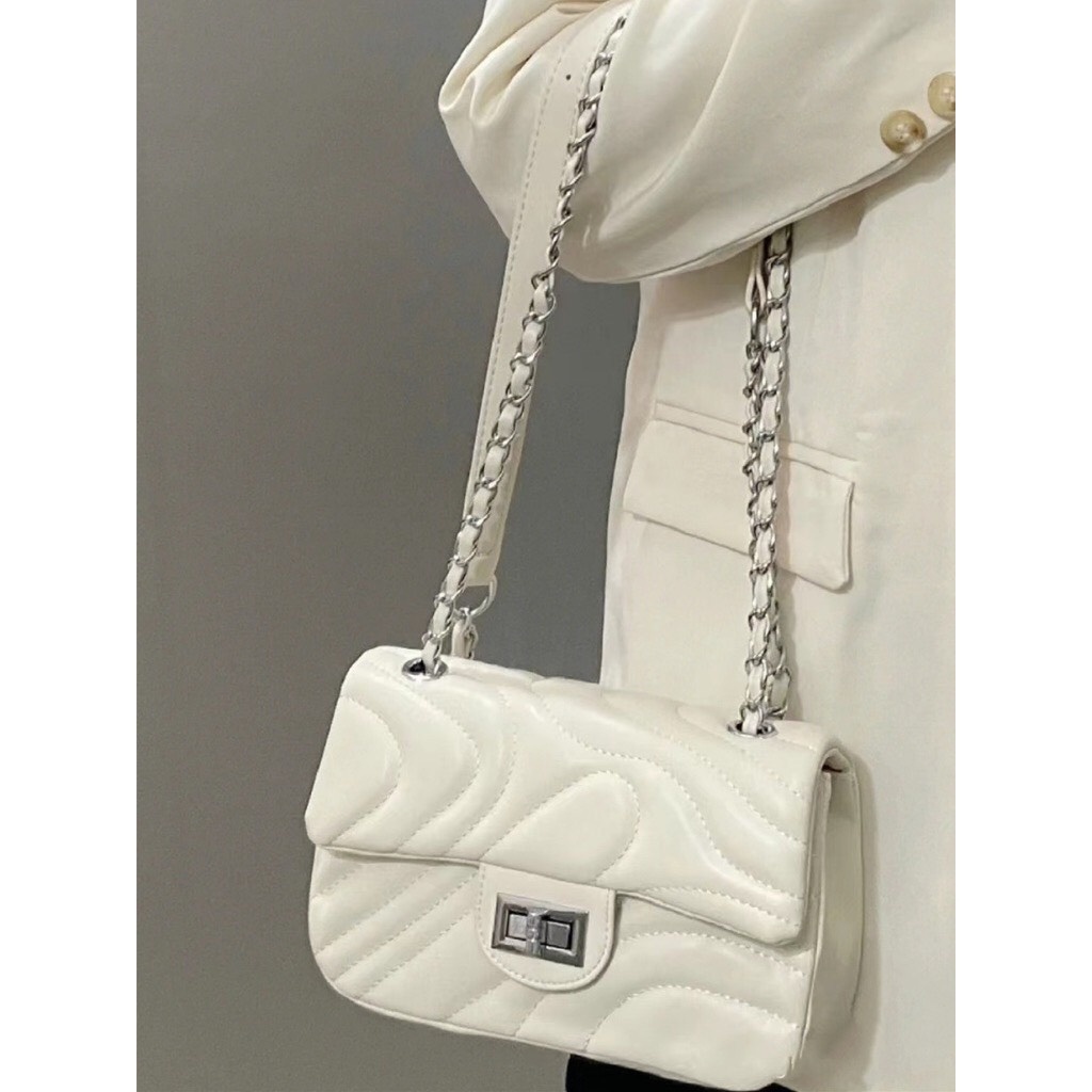 Túi đeo vai hoạ tiết thời trang chất da mềm mẫu mới t56 tiemgiayyen8