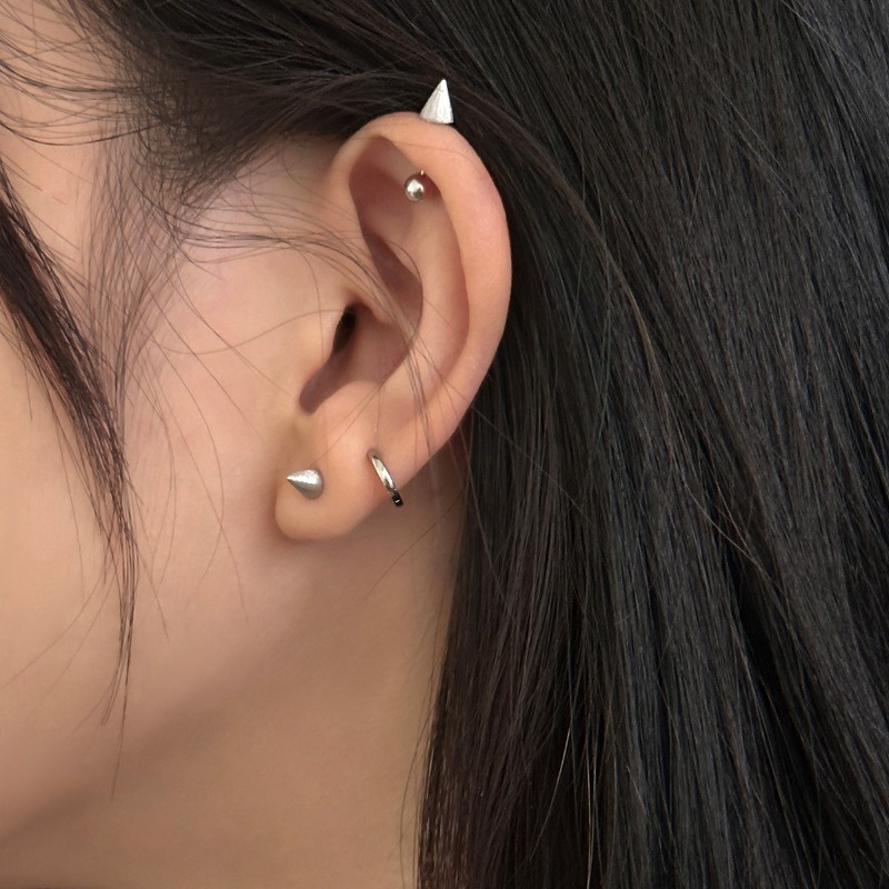 We flower 1 Khuyên Tai Hình Nón Bằng Thép Không Gỉ Thời Trang Cá Tính