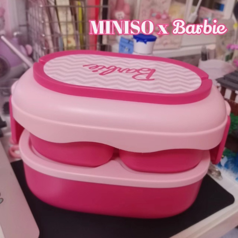 Hộp cơm miniso 1600ml Hai Lớp Có Tay Cầm Họa Tiết Hoạt Hình Có Thể Dùng Trong Lò Vi Sóng