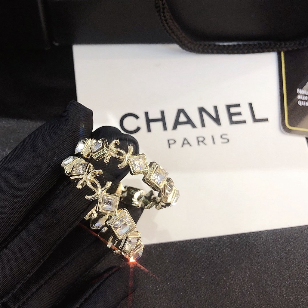 Thời Trang Bông Tai Tròn Bằng Thép Titan Chống Nước Không Gỉ In logo Chữ Cá Tính Cho Nữ