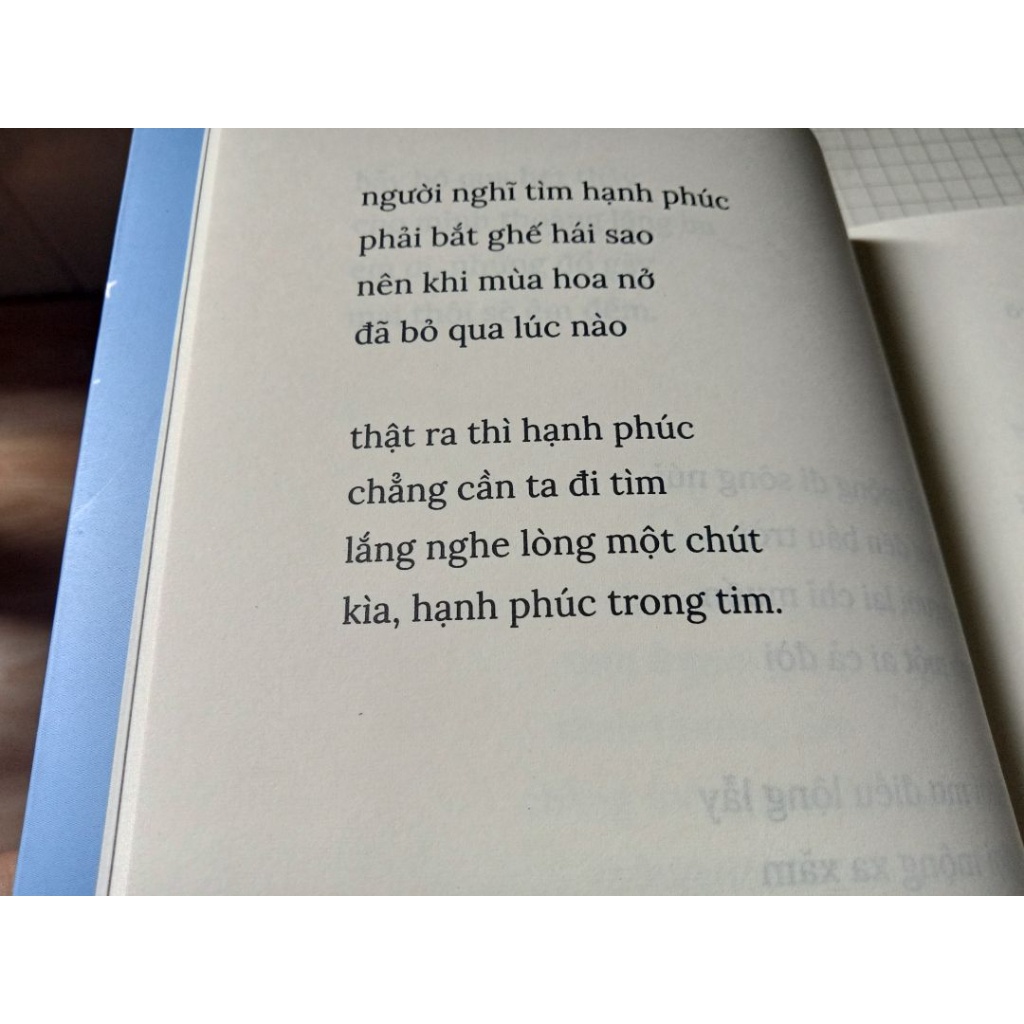 Sách - Đi vòng thế giới vẫn quanh một người az