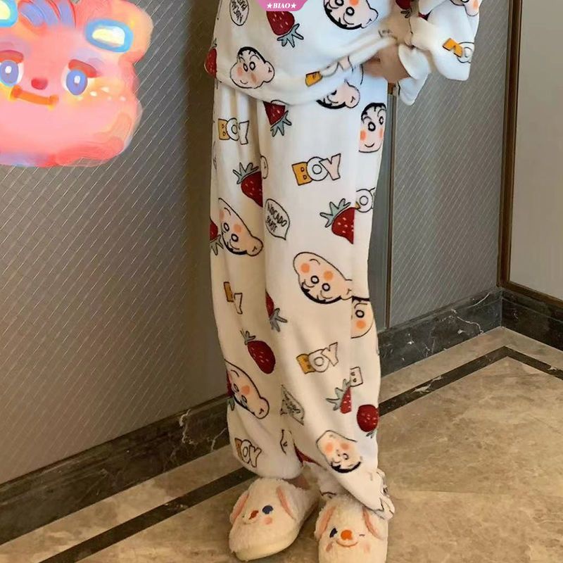 Bộ Đồ Ngủ Chất Nhung Dày Dặn In Họa Tiết Hoạt Hình Trái Dâu Tây / Cậu Bé Bút Chì Dễ Thương Thời Trang Thu Đông Phong Cách Hàn Quốc Cho Nữ