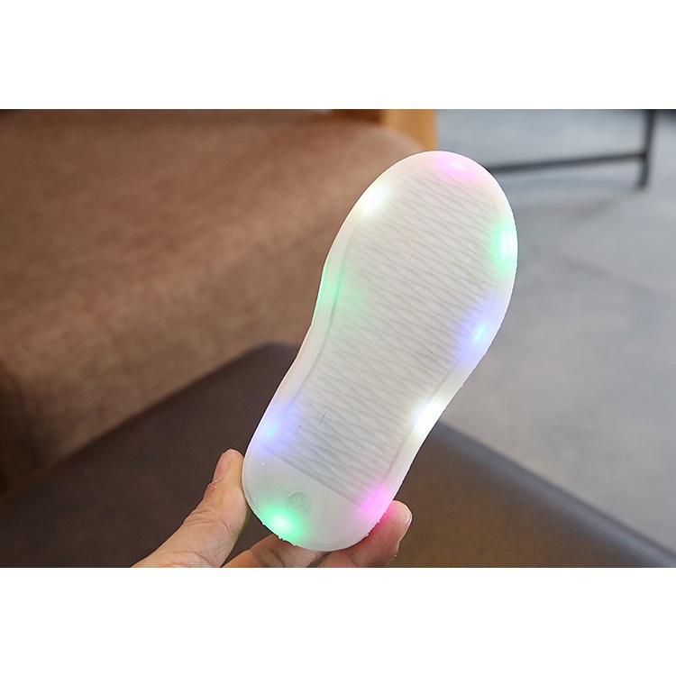 Thời Trang Giày Thể Thao Đế Mềm Chống Trượt Có Đèn led Cho Bé 2-6 Tuổi