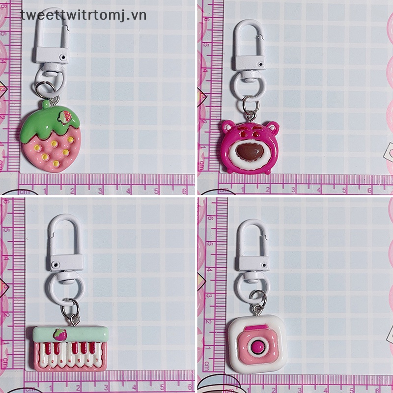 Móc Khóa Hình Chú Gấu / Dâu Tây Dễ Thương Dùng Trang Trí Túi Đi Học