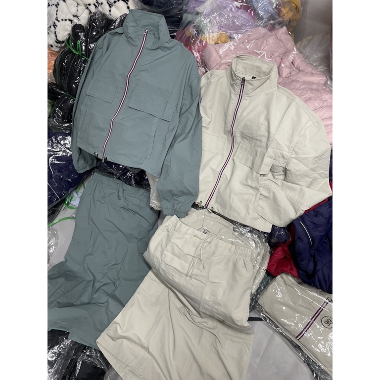 Bộ gió cho nữ: áo kéo khoá và chân váy