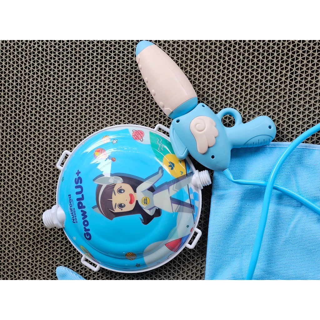 Bộ Đồ Chơi Phun Nước Và Áo Choàng Tắm