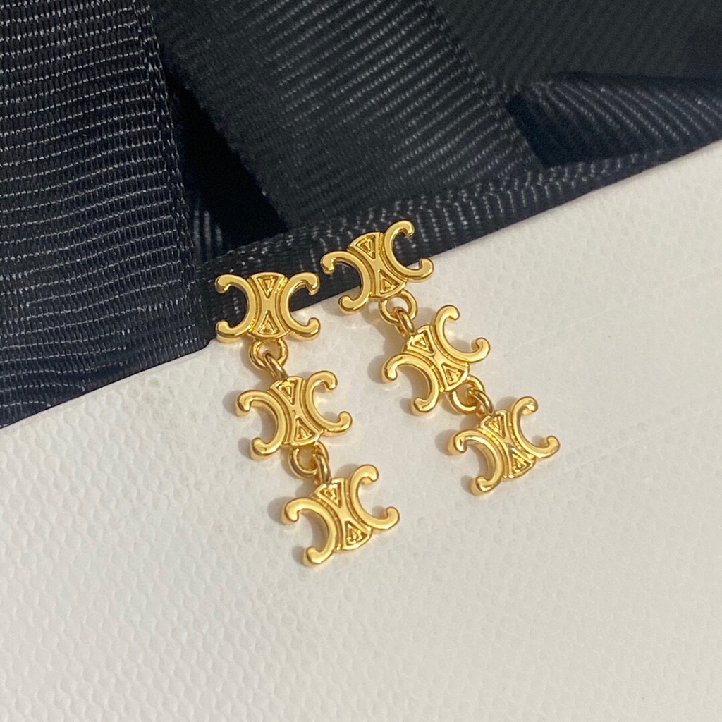 Celiness Khuyên Tai Đơn Giản Bằng Thép Titan / logo Chữ Cái / Cá Nhân / Tinh Tế / Thanh Lịch Cho Nữ
