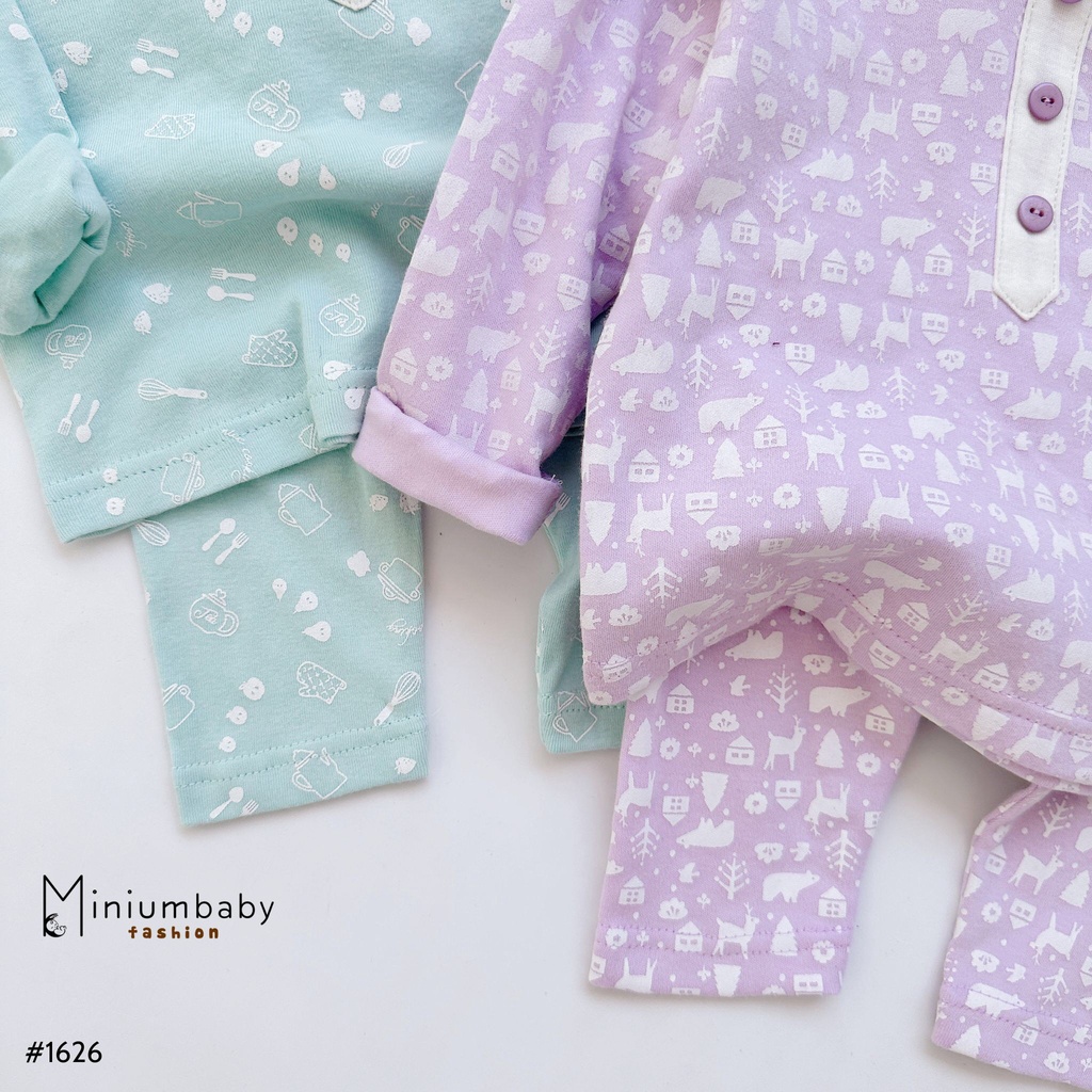 Bộ dài tay họa tiết đính 3 cúc