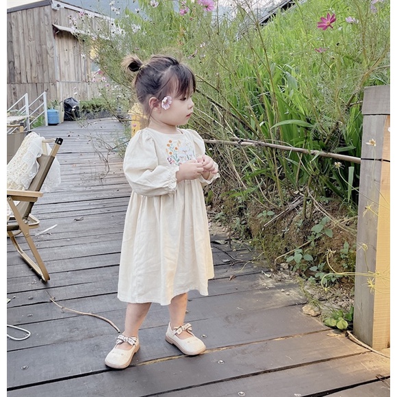 VÁY DÀI TAY LINEN THÊU NGỰC  BÉ GÁI SÀNH ĐIỆU OP2235