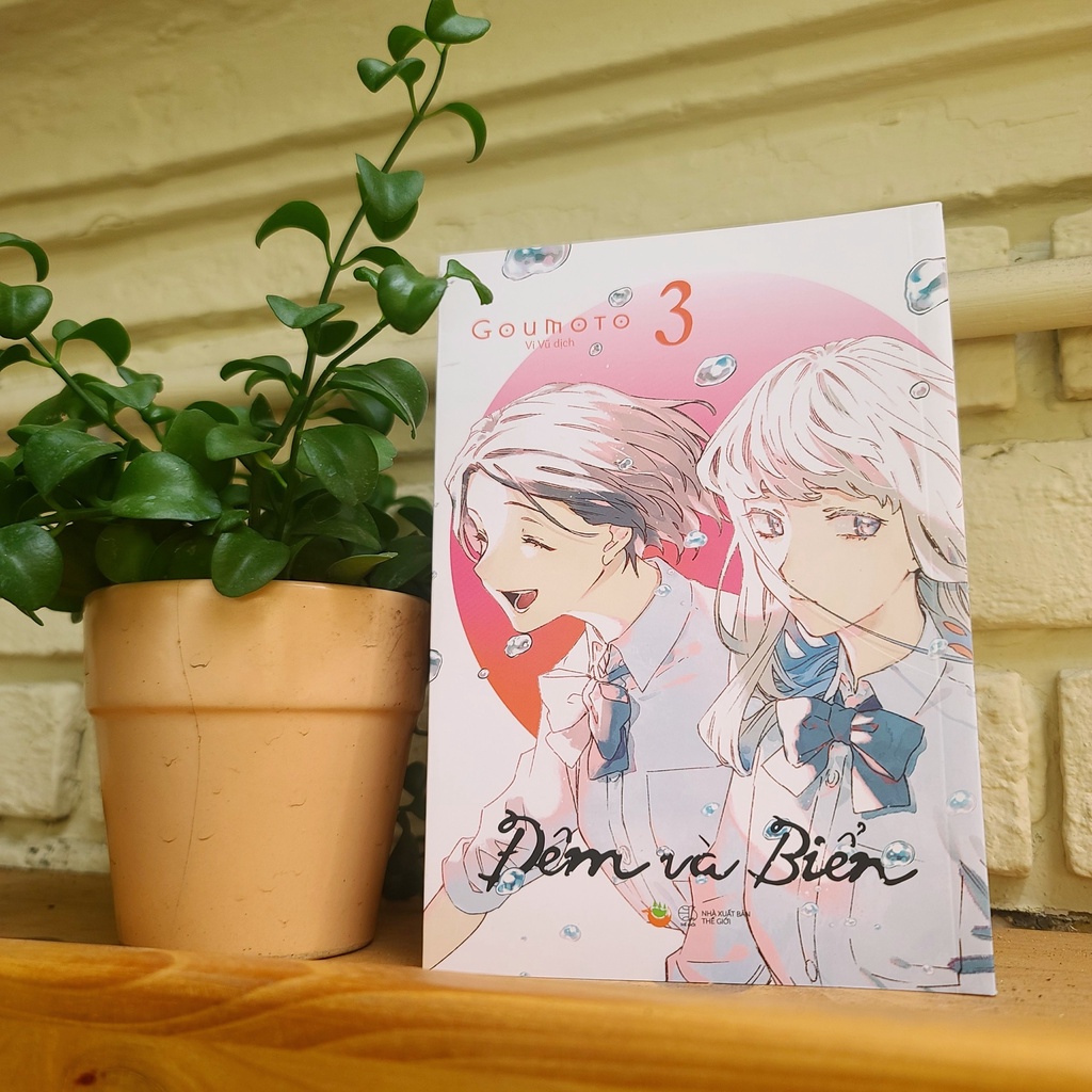 Sách Đêm Và Biển - Tập 3 - Tặng Kèm 2 Postcard Đen Trắng