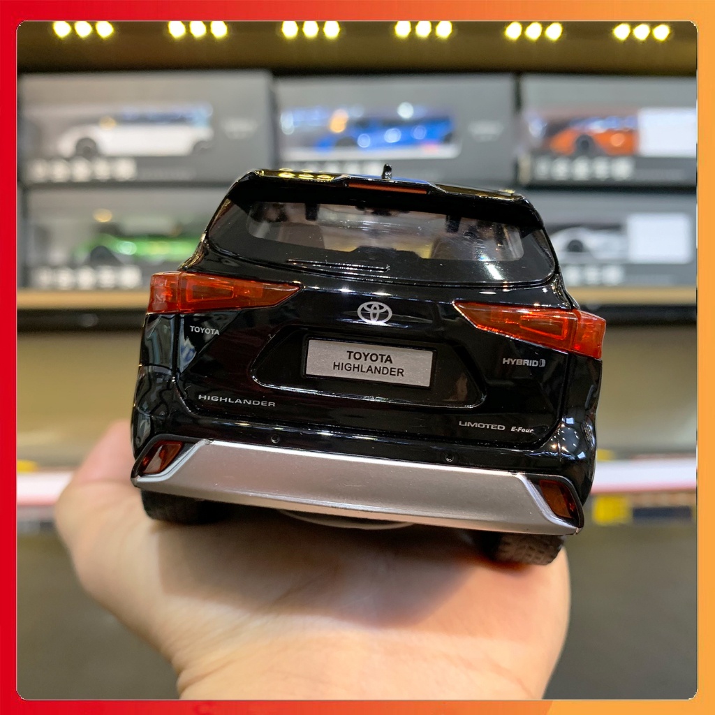 Mô hình xe Toyota Highlander 2023 tỉ lệ 1:24 Jinlifang tặng ô tô