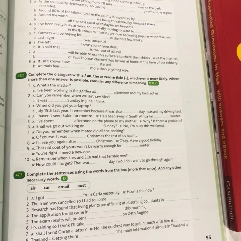 Sách - English Grammar In Use - 5th edition giúp con đào sâu và nắm kĩ các kĩ năng ngữ pháp | BigBuy360 - bigbuy360.vn