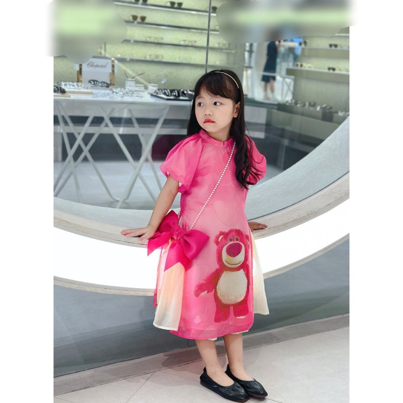 Áo dài cách tân bé gái, áo dài Tết gấu dâu kèm dây ngọc nơ cho bé gái