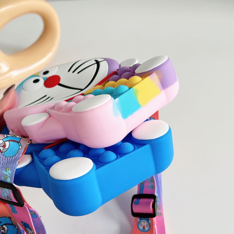 Túi xách đeo chéo silicon pop it hình doraemon thời trang dễ thương, bong bóng giảm căng thẳng