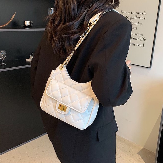 Túi xách nữ đeo vai đeo chéo khóa xoay trần chỉ da mềm hot trend 2023 mã PK 589.