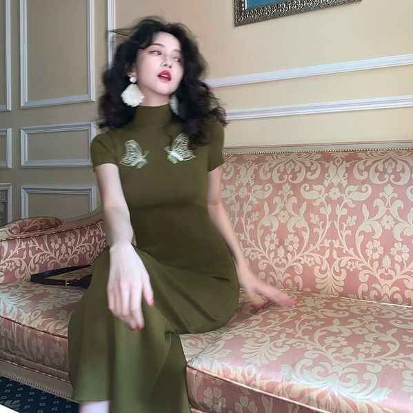 Đầm Dệt Kim Cổ Lọ Tay Ngắn Dáng Dài Xẻ Tà Sau Lưng Thêu Hình Bướm Kiểu retro Pháp Thời Trang Mùa Thu Cho Nữ