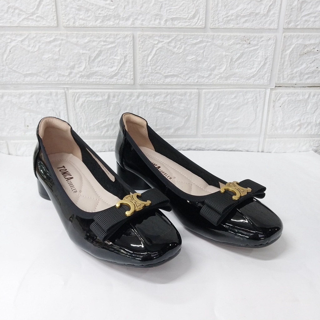 Giày TONIKA da dê phủ bóng, mũi tròn, họa tiết mũi, gót tròn 2m