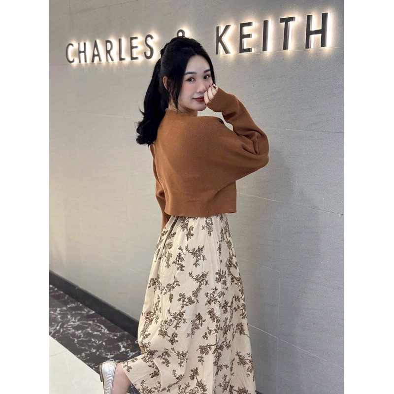 Set váy hoa kèm áo khoác len