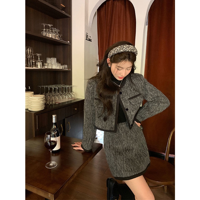 Bộ Áo Khoác Tay Dài Phối Chân Váy Ngắn Lưng Cao Dáng Ôm Thời Trang Xinh Xắn Cho Nữ