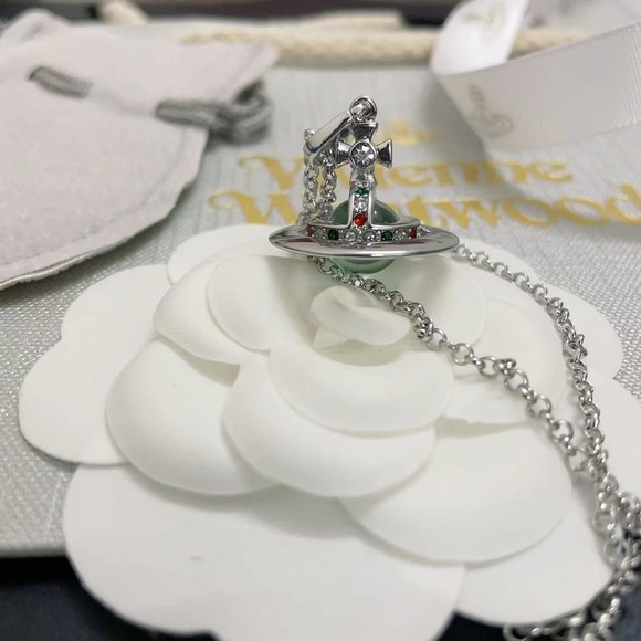 Mặt Dây Chuyền Hành Tinh Ba Chiều Màu Xanh Dương Phiên Bản Giới Hạn