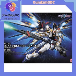 Mô hình lắp ráp PG Strike Freedom Gundam Bandai 4543112655066 4573102630568