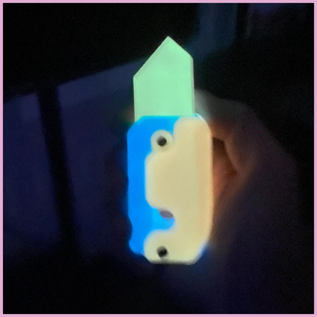 Đồ Chơi Con Dao Kéo Ma Thuật Phát Sáng Trong Bóng Tối