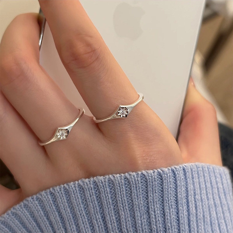 Nhẫn j065 Thiết Kế Hở Hình Ngôi Sao May Mắn Đính Đá Zircon Có Thể Điều Chỉnh Kích Cỡ