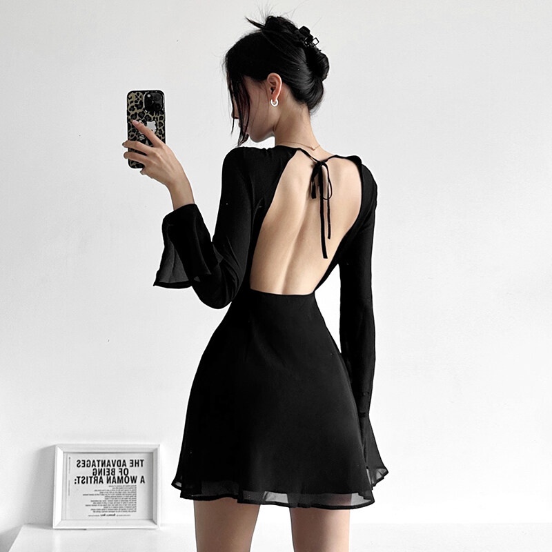 Đầm Ngắn Dáng Chữ a Tay Loe Dài Hở Lưng Màu Đen Trơn Quyến Rũ Thanh Lịch Dành Cho Nữ