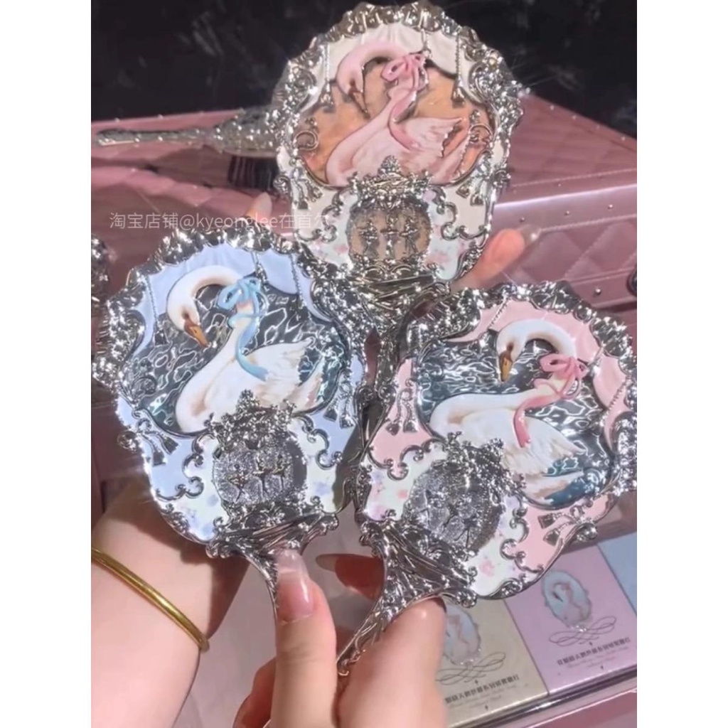 Bộ Hộp Kẹp Tóc / Gương Cầu / Cọ / Gương Trang Điểm Cầm Tay Hình Thiên Nga / Bông Hoa / Chấm Bi Nhiều Màu Sắc