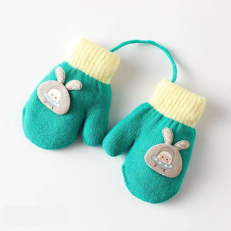 Găng Tay Giữ Ấm Mùa Đông Bằng Vải Nhung Dày Dặn In Hoạt Hình Chống Lạnh Dễ Thương Có Dây Đeo Cho Trẻ Em