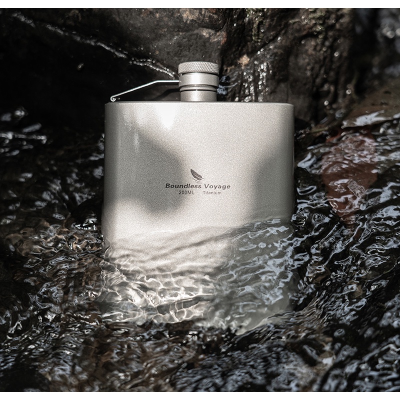 Bình Đựng Rượu Du Lịch 200ml Bằng Titan Kèm Phễu
