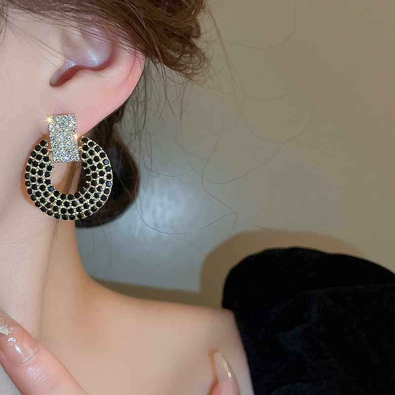 Bông Tai Mạ Bạc 925 Hình Tròn Đính Kim Cương Sang Trọng Nhẹ Nhàng Không Gây Dị Ứng