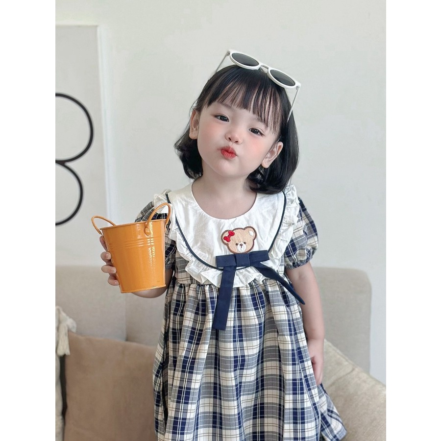 Váy kẻ caro bé gái  thêu hình gấu tay bồng chất cotton thoáng mát phong cách Hàn Quốc